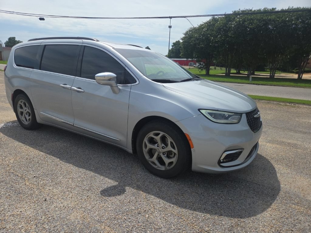 Used 2022 Chrysler Pacifica Limited FWD image 13