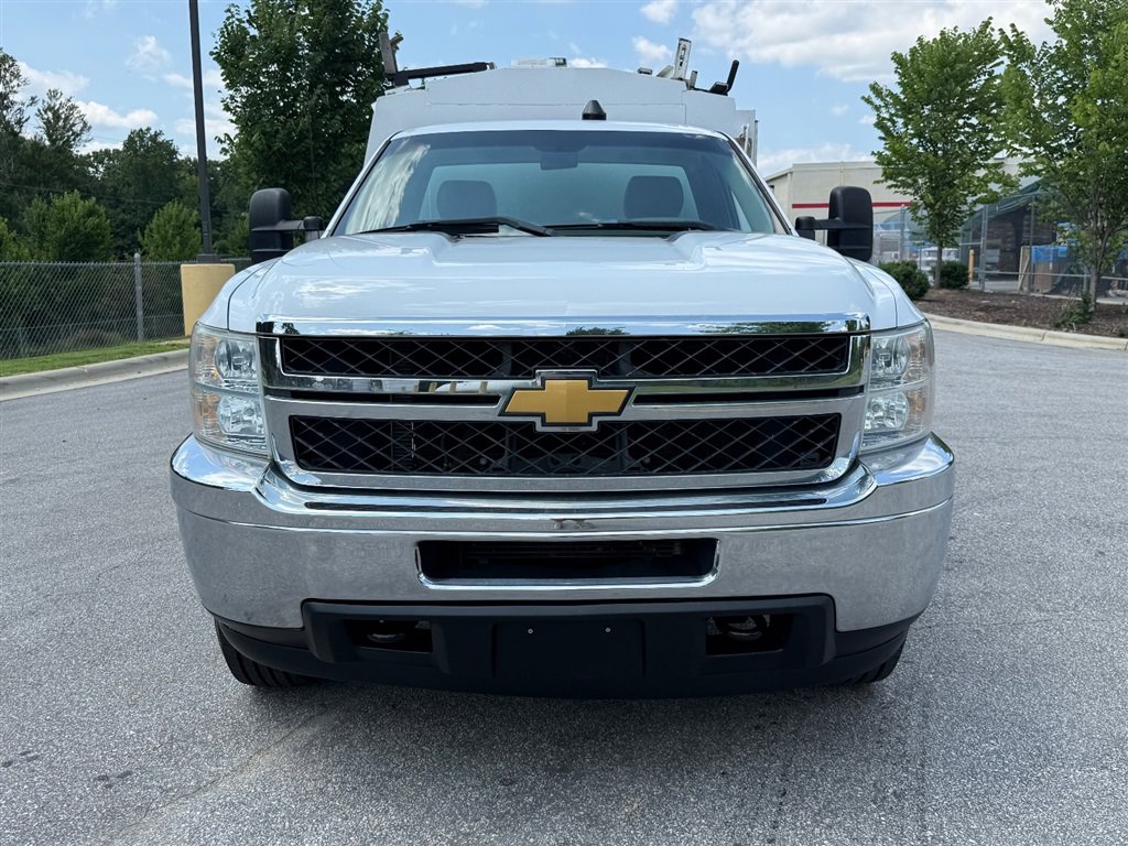 Used 2013 Chevrolet Silverado 3500 W/T RWD image 2