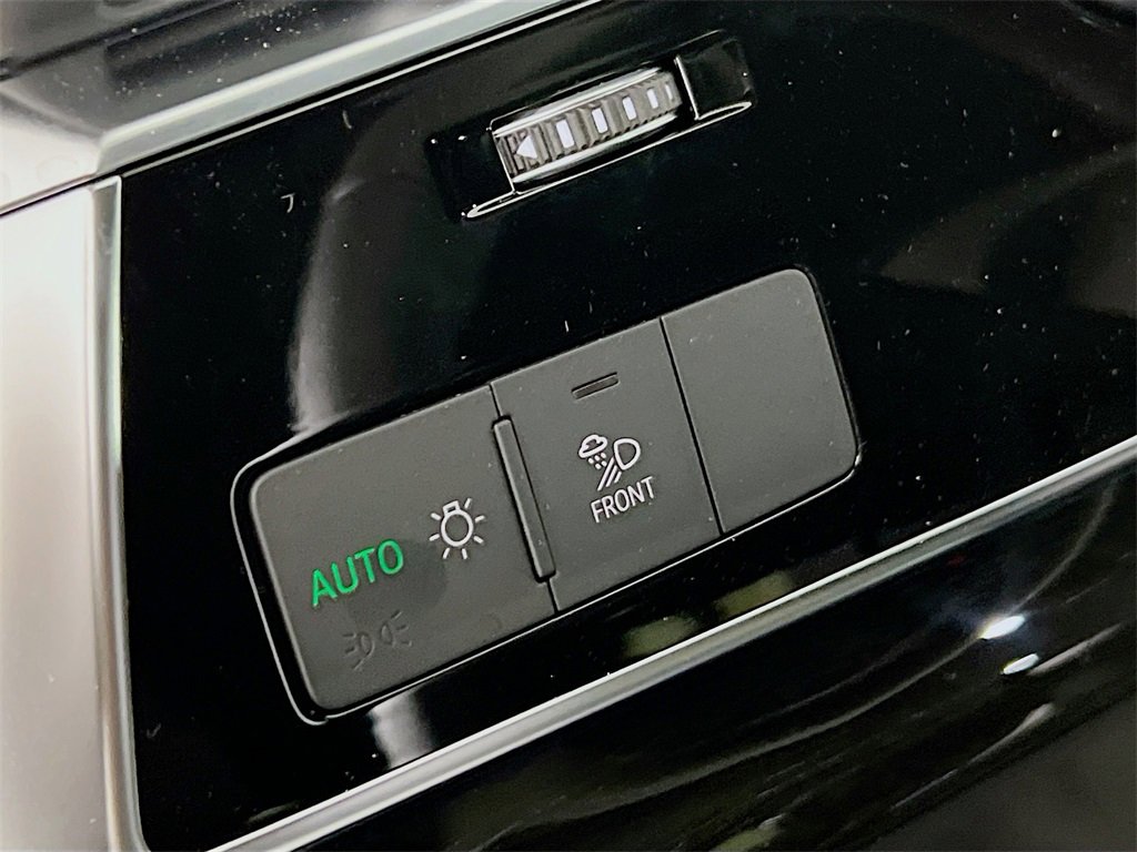 New 2025 Audi Q8 Premium image 10
