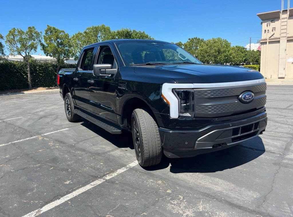 Used 2023 Ford F150 Lightning XLT AWD/4WD image 3