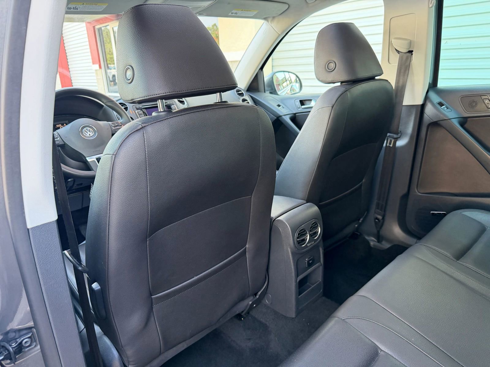 Used 2014 Volkswagen Tiguan S FWD image 32