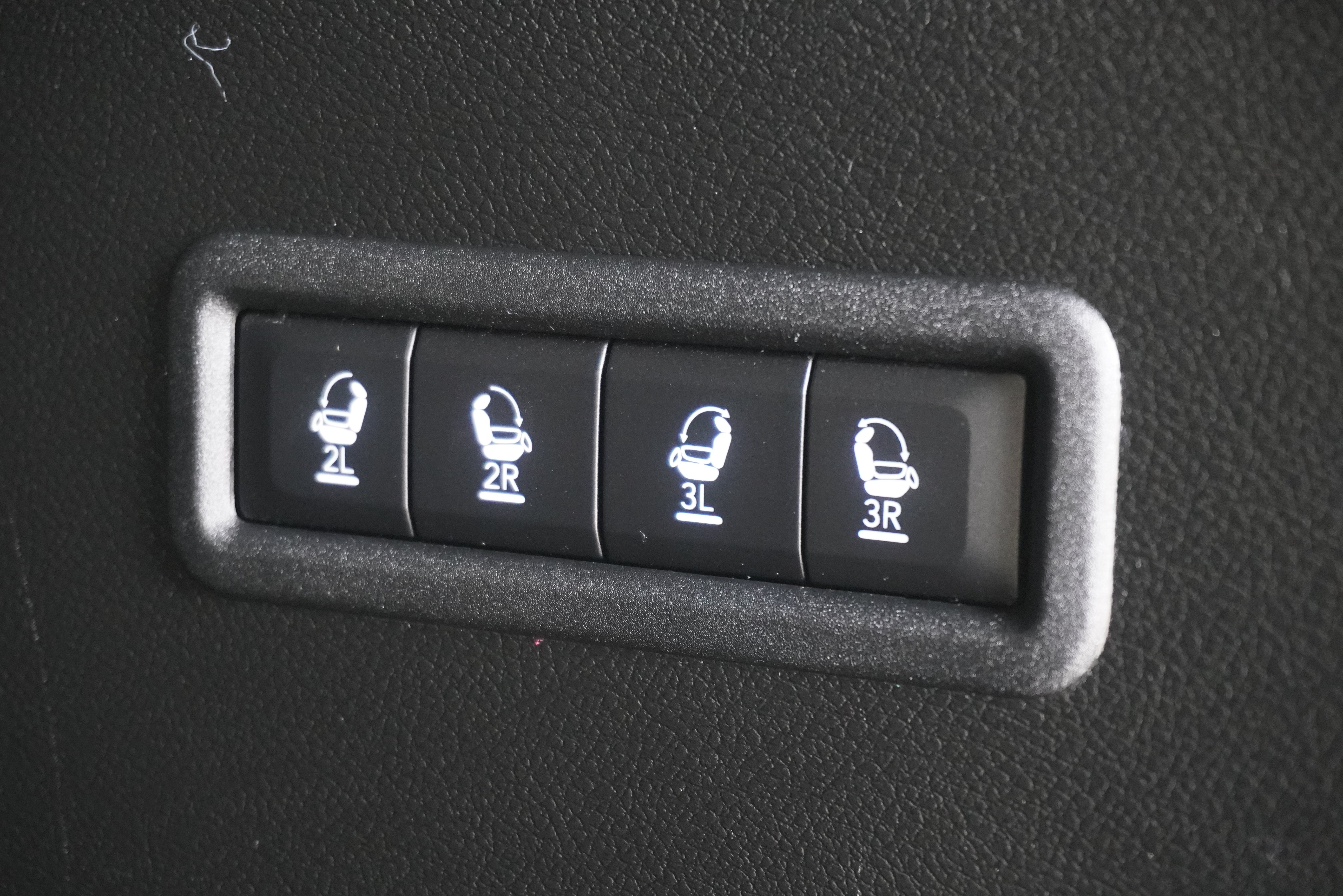 Used 2022 Jeep Wagoneer Series III AWD/4WD image 34