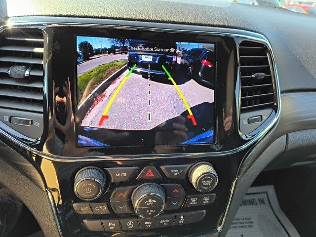 Used 2022 Jeep Grand Cherokee Laredo X image 23