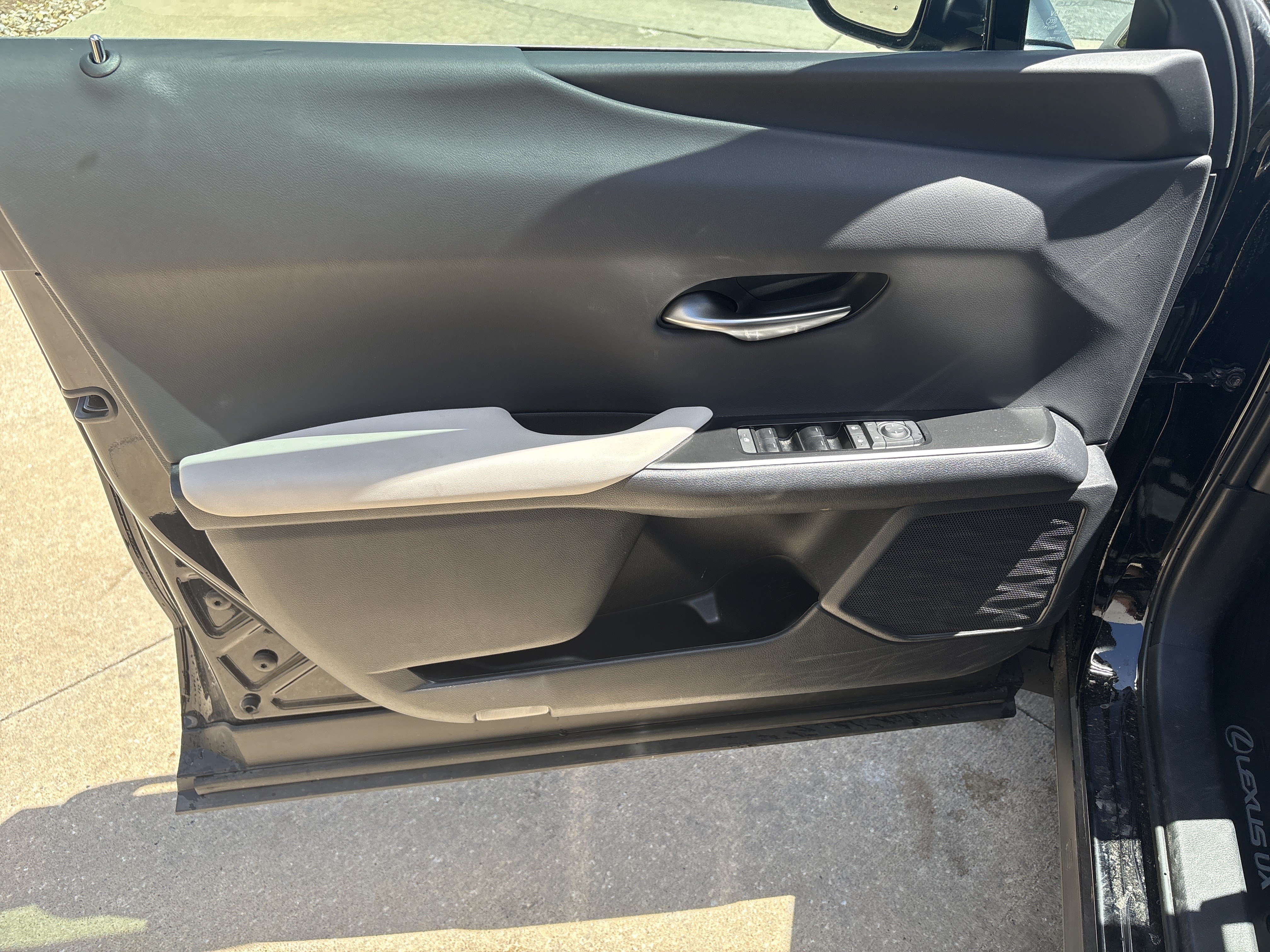 Used 2025 Lexus UX 300h AWD w/ Accessory Package (Z1) image 14