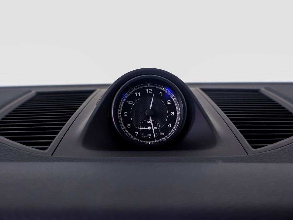 Used 2025 Porsche Macan image 15