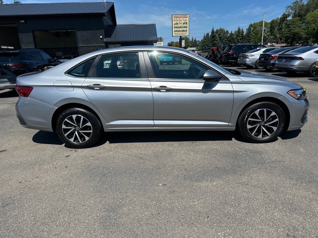 Used 2024 Volkswagen Jetta S image 2