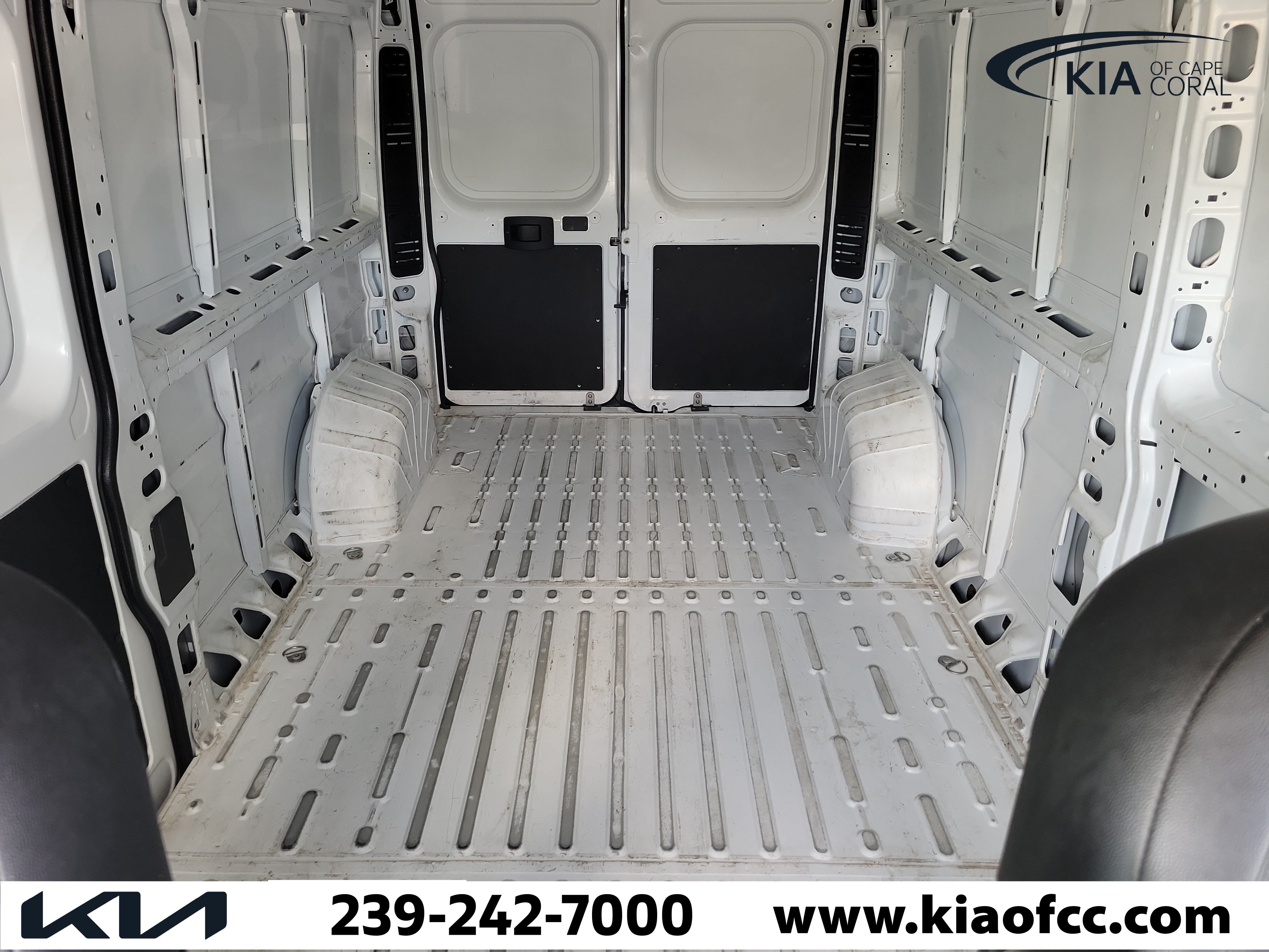 Used 2025 RAM ProMaster 2500 w/ Convenience Group FWD image 30