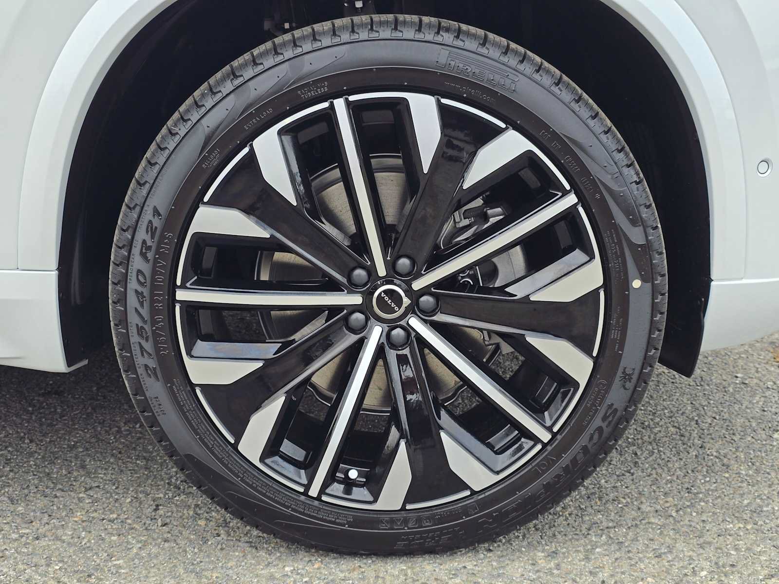 New 2027 Volvo XC90 B6 Ultra AWD/4WD image 9