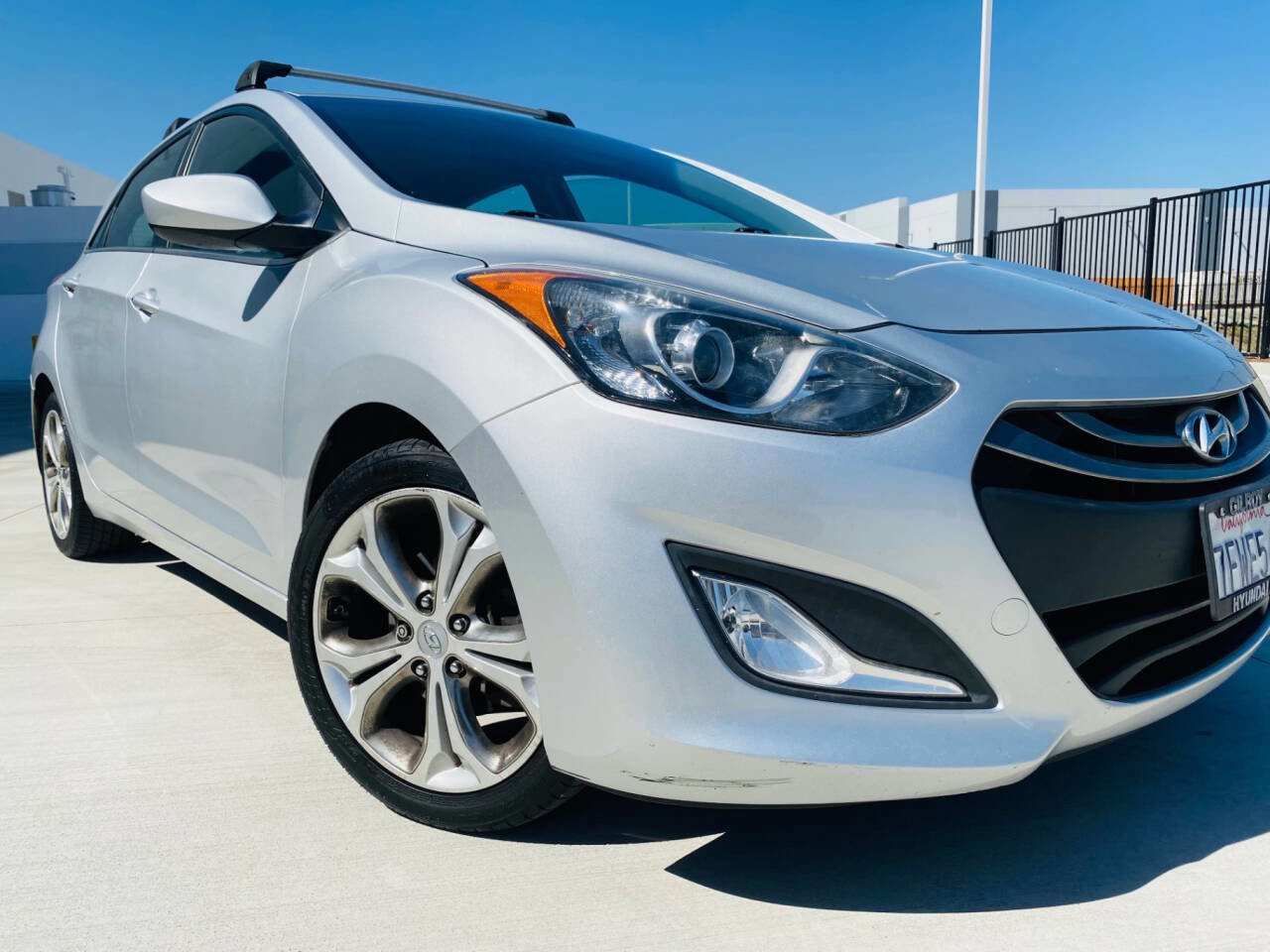 Used 2013 Hyundai Elantra GT w/ Touch & Go Pkg image 3