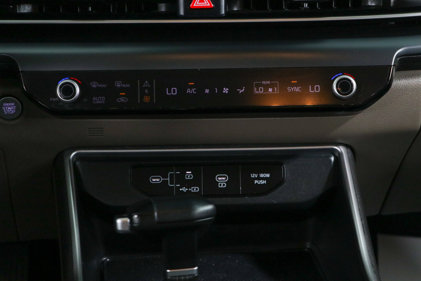 Used 2025 Kia Carnival FWD image 20