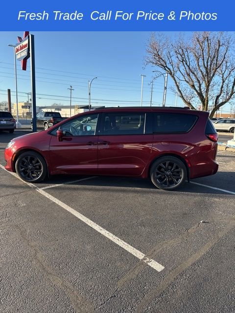 Used 2019 Chrysler Pacifica Touring-L Plus w/ Advanced Safetytec Group image 9