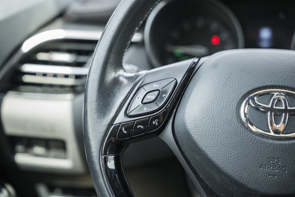 Used 2019 Toyota C-HR Limited FWD image 29