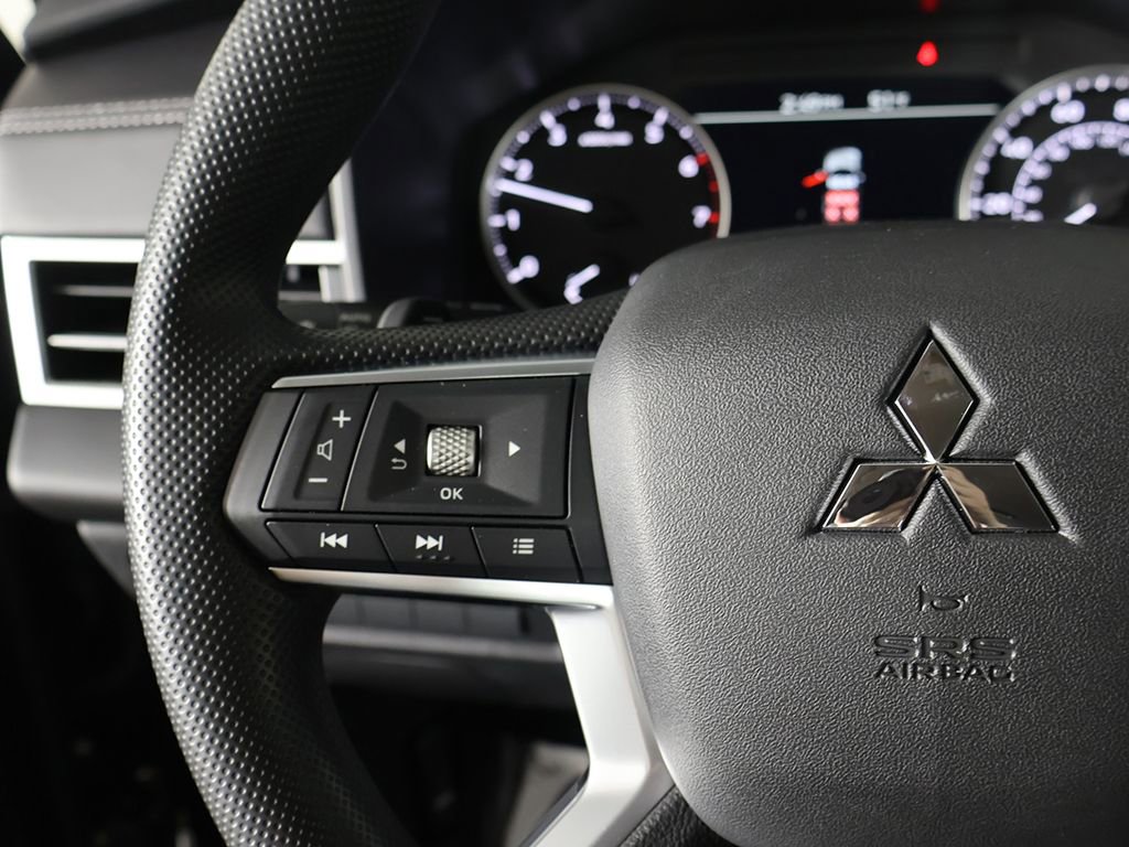 New 2026 Mitsubishi Outlander ES FWD image 37