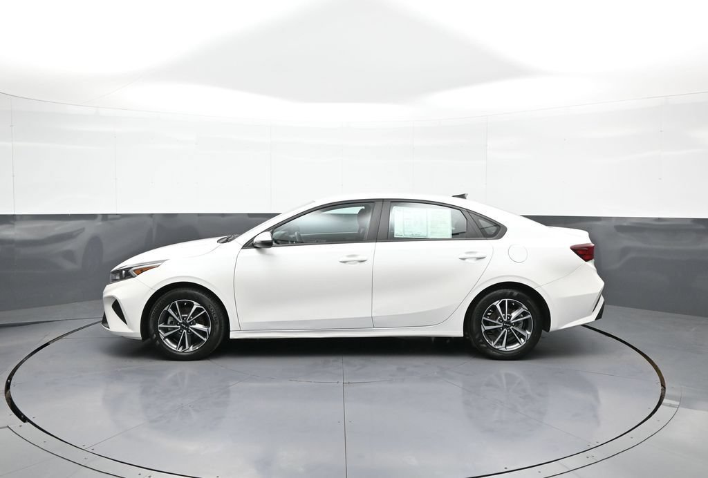 Certified 2023 Kia Forte LXS w/ LXS Technology Package FWD image 9