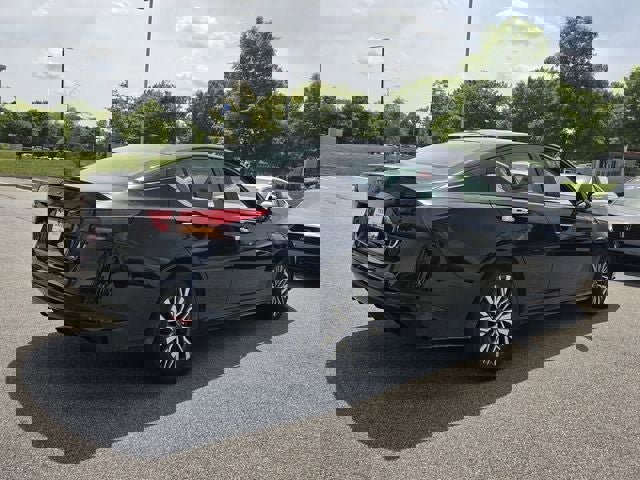 Used 2025 Nissan Altima 2.5 SV FWD image 6