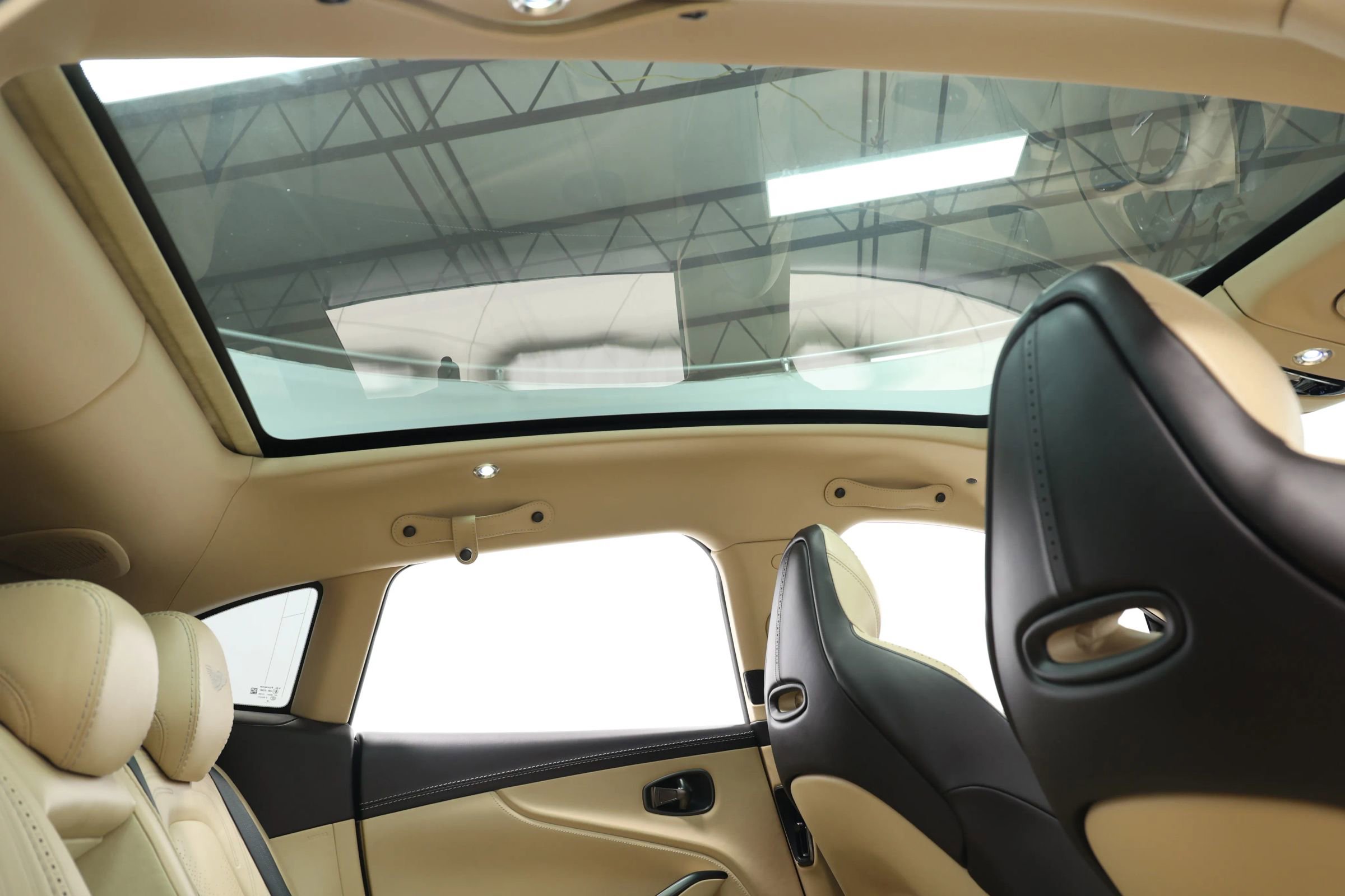 Used 2021 Aston Martin DBX image 84