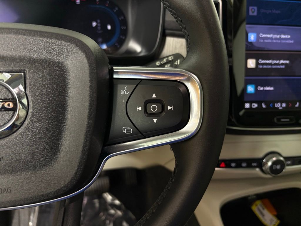 Used 2023 Volvo XC40 B5 Plus w/ Protection Package image 22