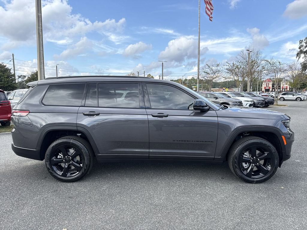 New 2025 Jeep Grand Cherokee L Limited w/ Black Appearance Package image 2