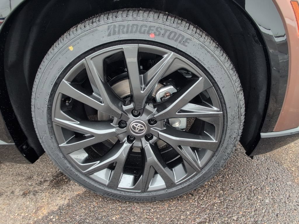 Certified 2025 Toyota Crown Signia w/ Advanced Technology Package image 9