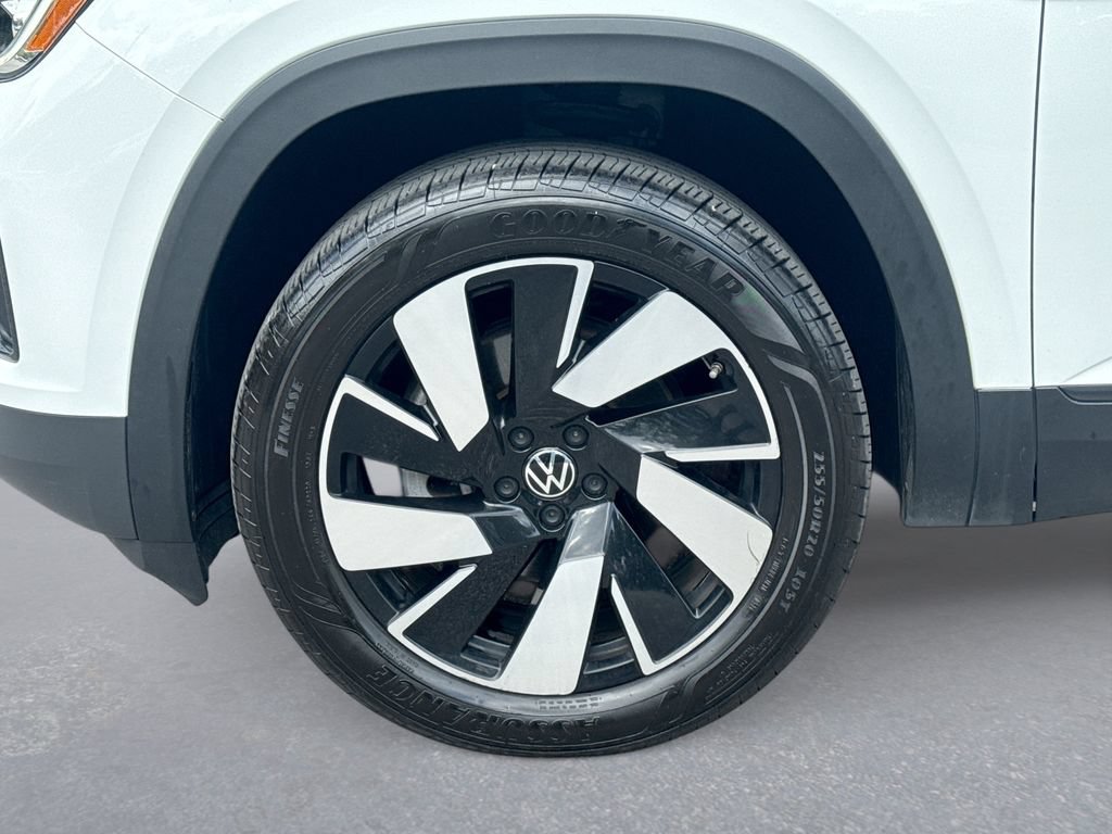 Used 2024 Volkswagen Atlas Cross Sport SE AWD/4WD image 18