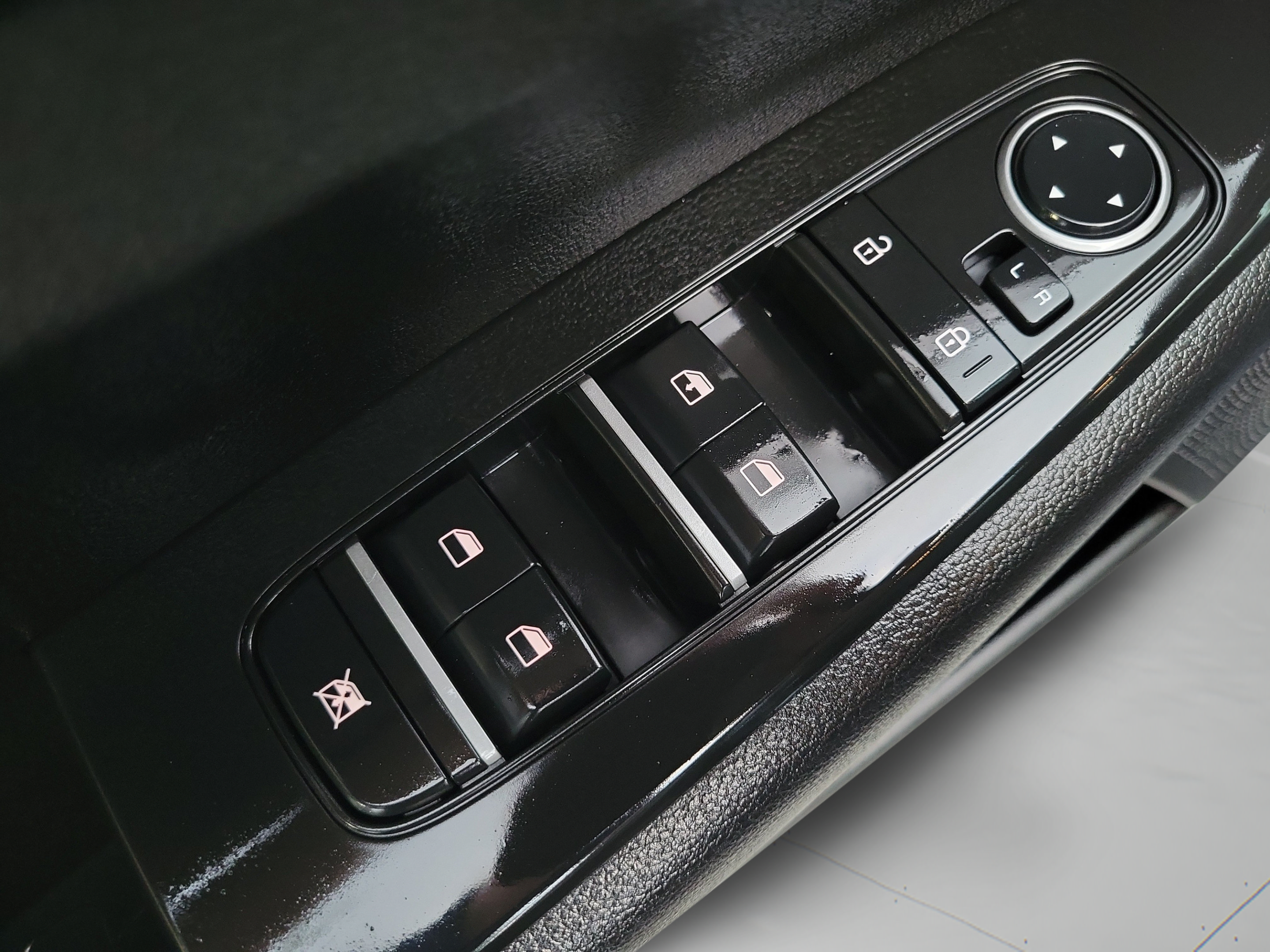 Certified 2023 Kia Forte LXS w/ LXS Technology Package FWD image 30