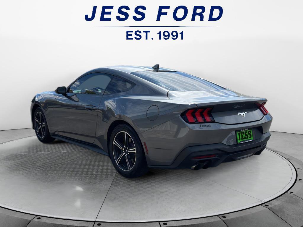Used 2024 Ford Mustang Coupe image 3