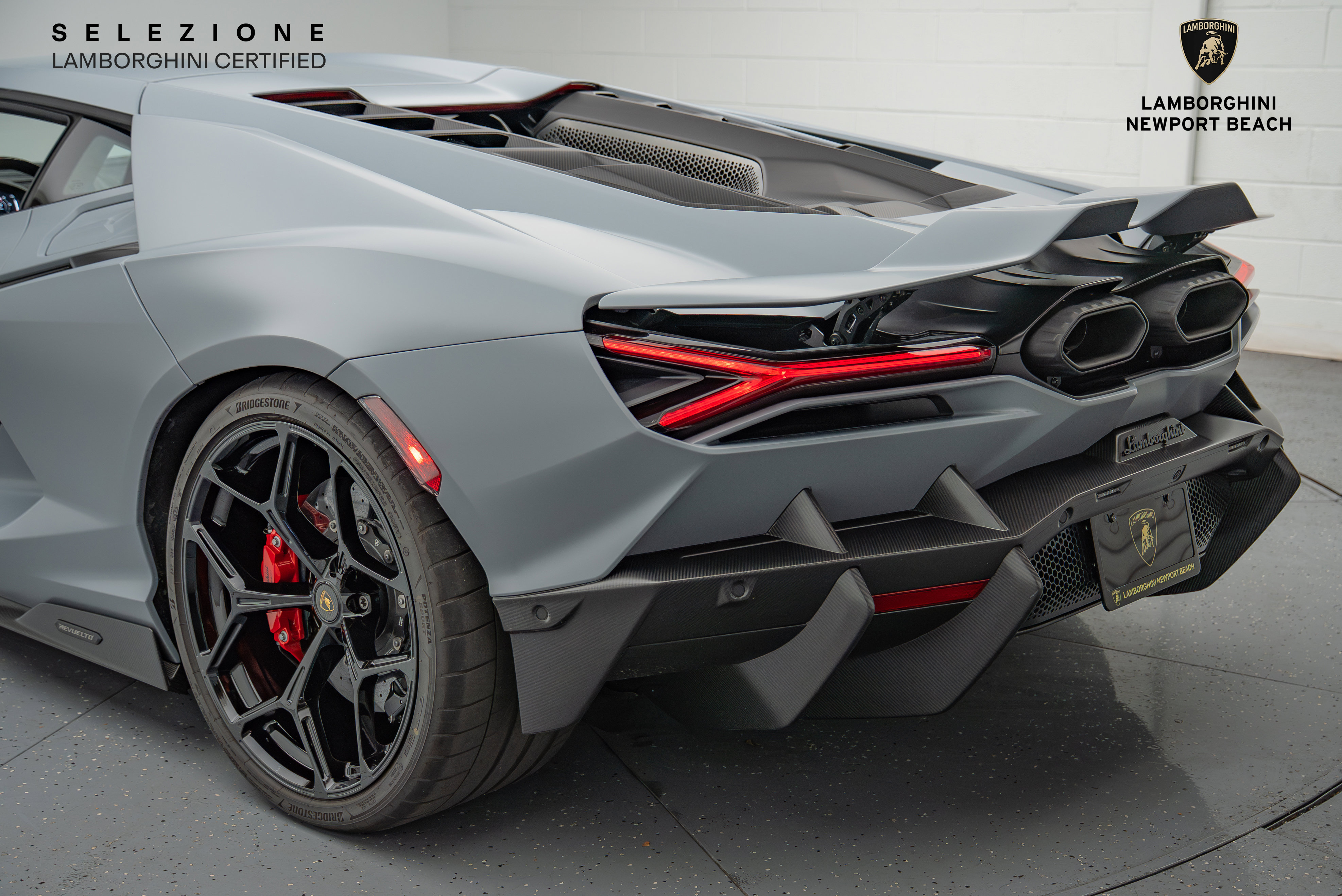 Used 2024 Lamborghini Revuelto image 18