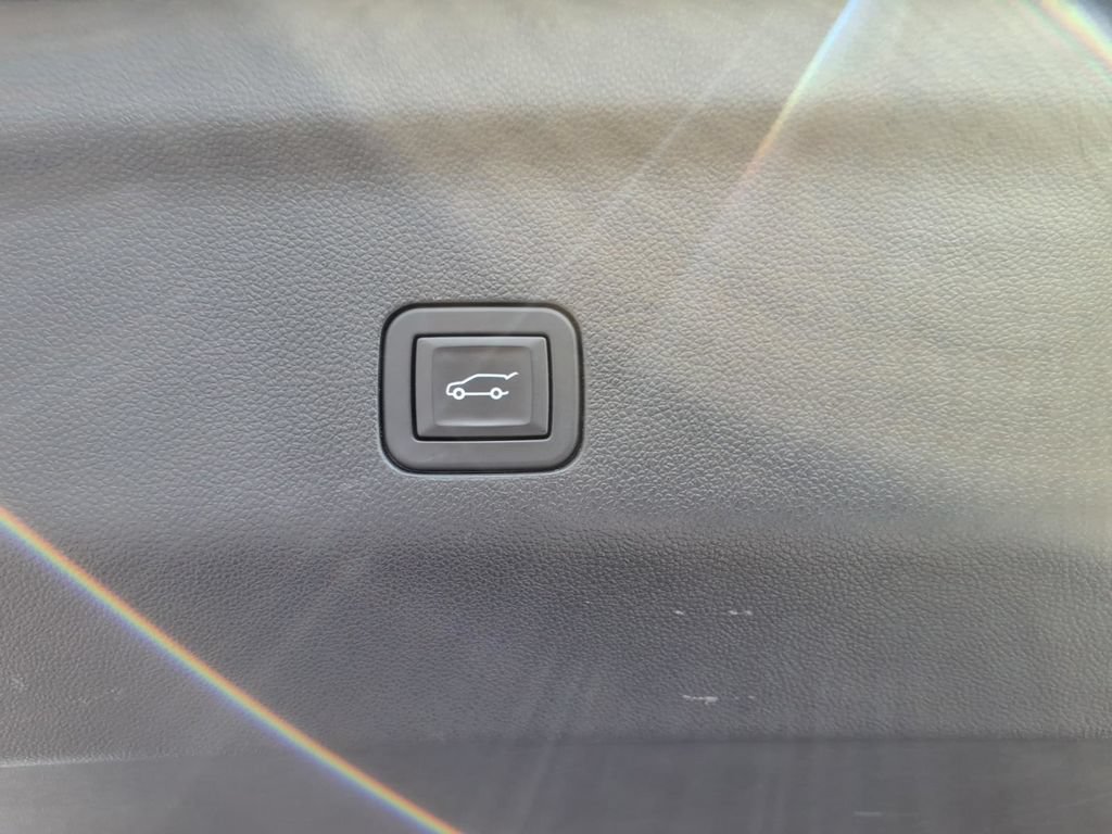 Certified 2024 GMC Yukon AT4 w/ AT4 Premium Package AWD/4WD image 12
