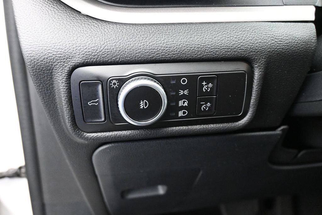 Certified 2023 Ford Explorer XLT w/ Equipment Group 202A RWD image 12