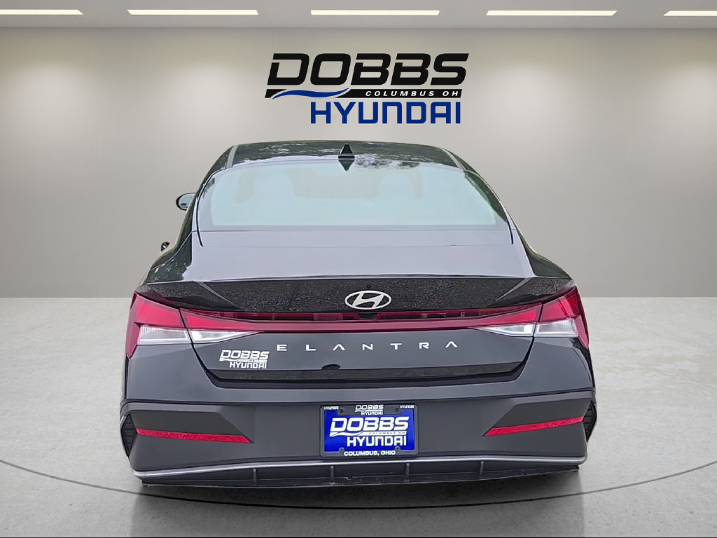 New 2026 Hyundai Elantra SE FWD image 4