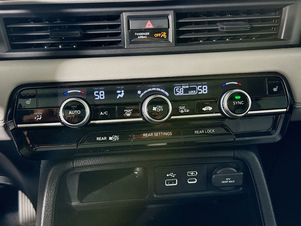 Certified 2025 Honda Pilot Touring image 14