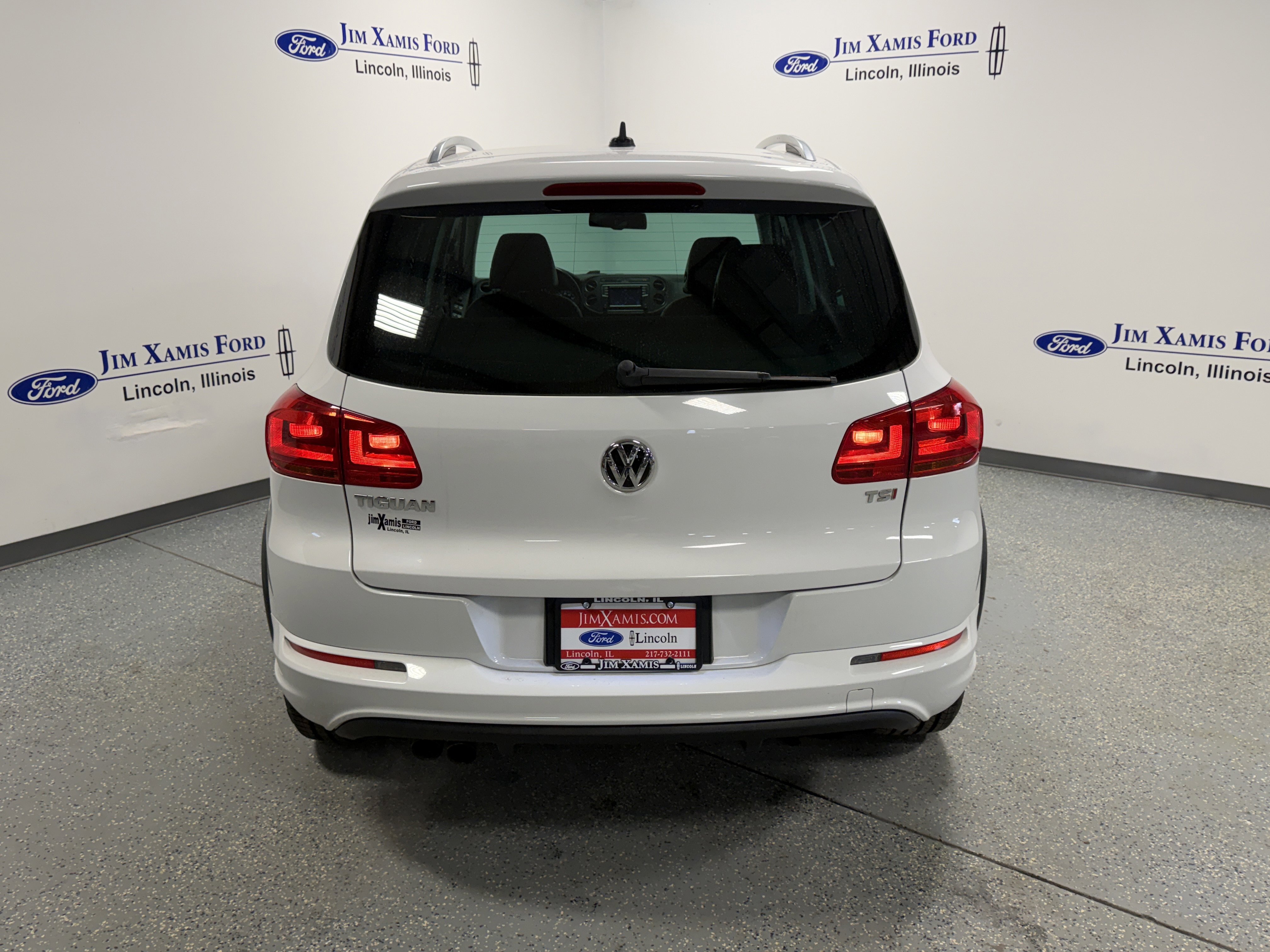 Used 2017 Volkswagen Tiguan Sport image 36