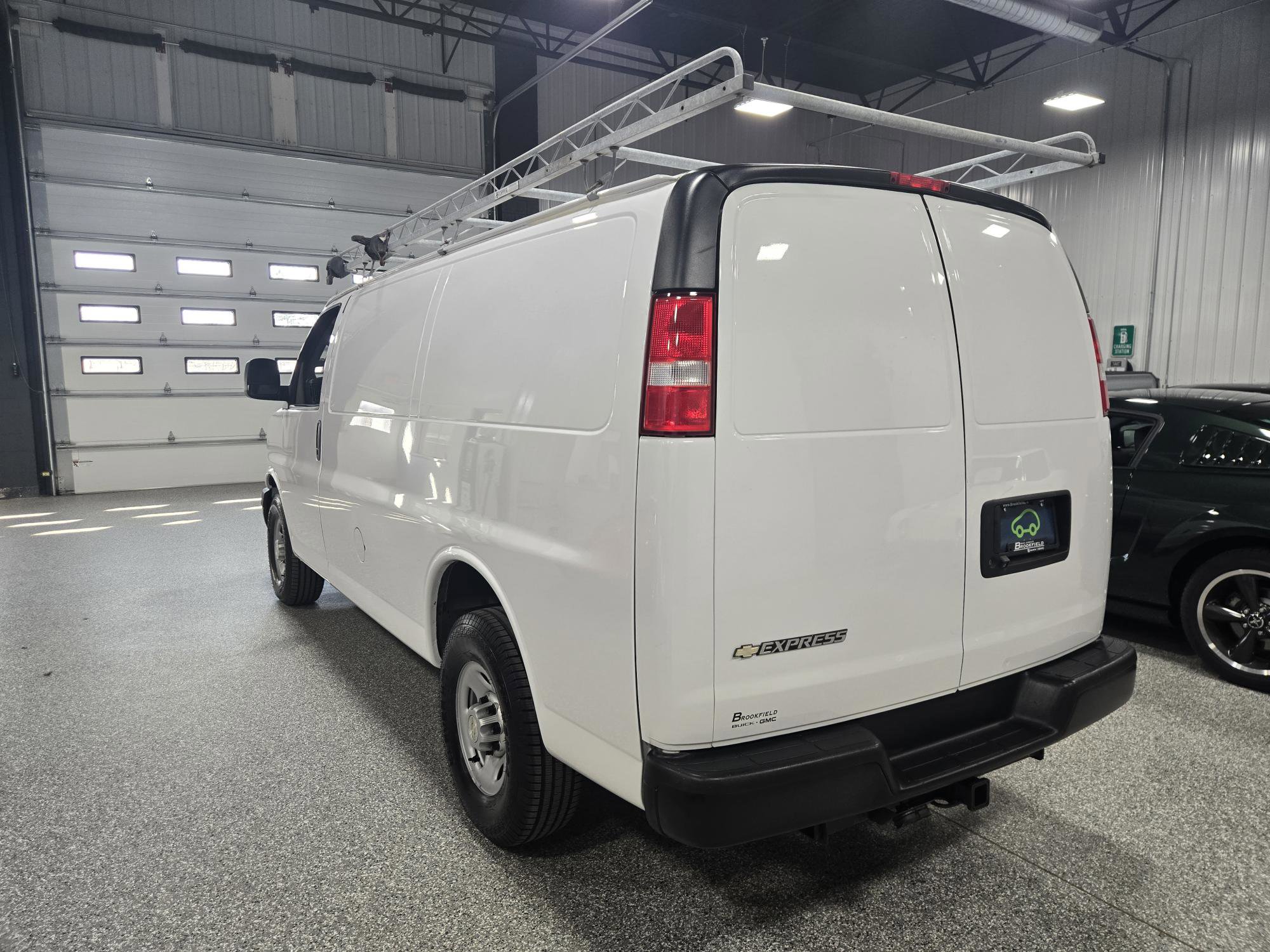 Certified 2021 Chevrolet Express 3500 w/ Driver Convenience Package image 3