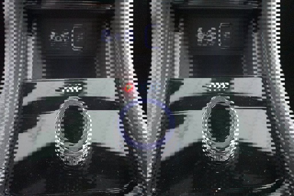 New 2025 Jeep Grand Cherokee L Laredo w/ Luxury Tech Group I image 21