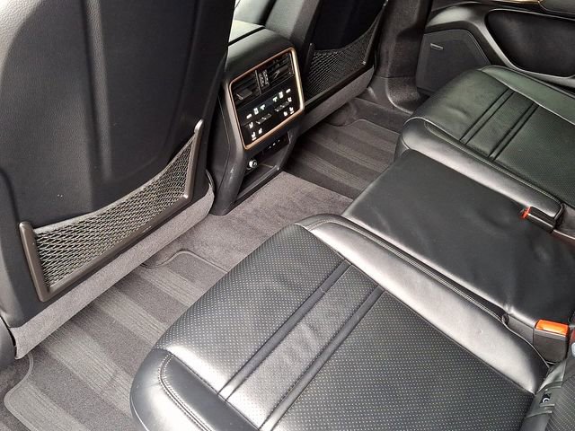 Certified 2024 Porsche Cayenne Coupe image 16