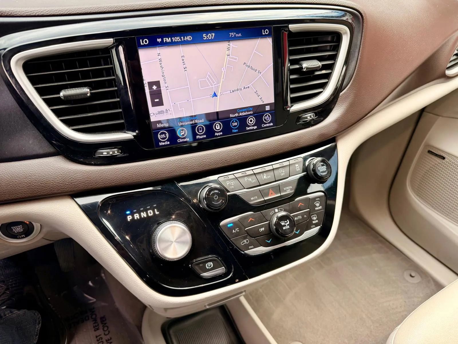 Used 2020 Chrysler Pacifica Touring-L Plus FWD image 21