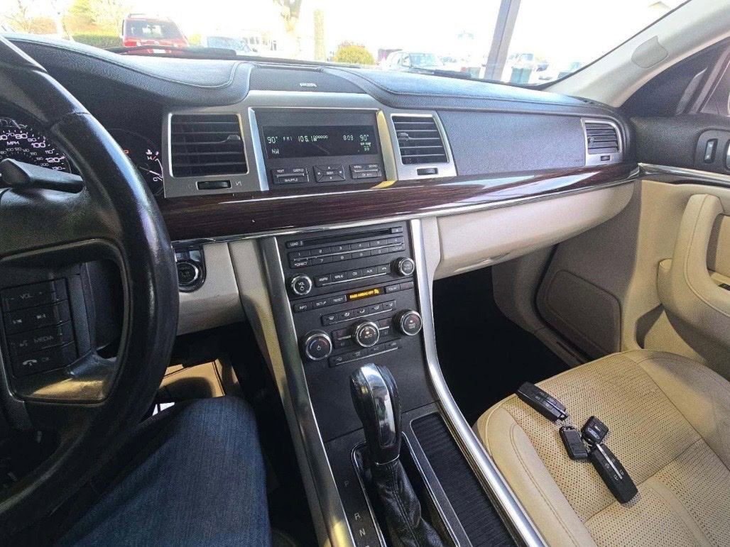 Used 2012 Lincoln MKS image 8