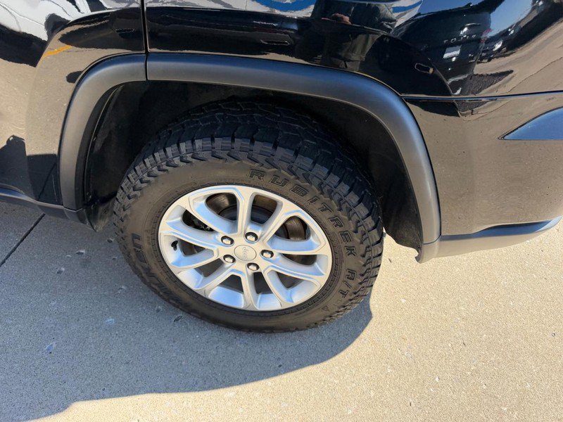 Used 2021 Jeep Grand Cherokee Laredo X image 6