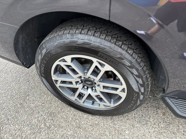 Used 2025 Ford Expedition Active AWD/4WD image 33