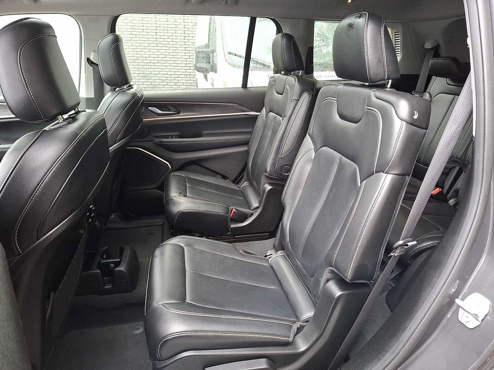Used 2022 Jeep Grand Cherokee L Limited AWD/4WD image 8