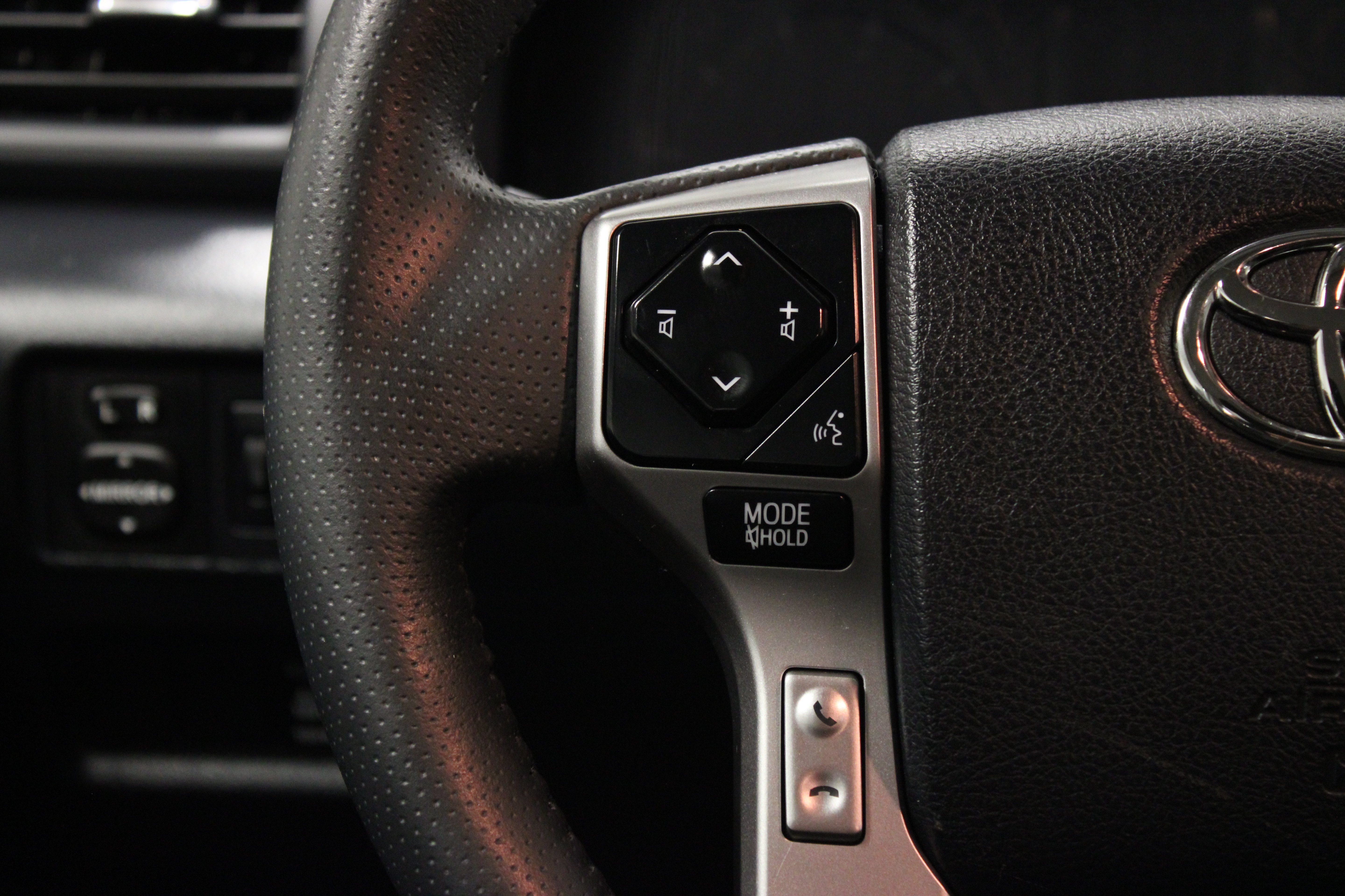 Used 2024 Toyota 4Runner SR5 AWD/4WD image 24