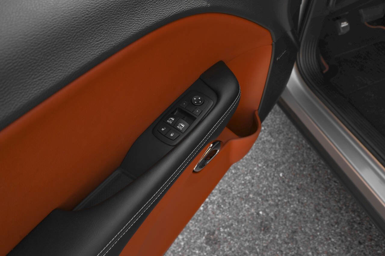 Used 2015 Dodge Challenger SRT Hellcat image 74