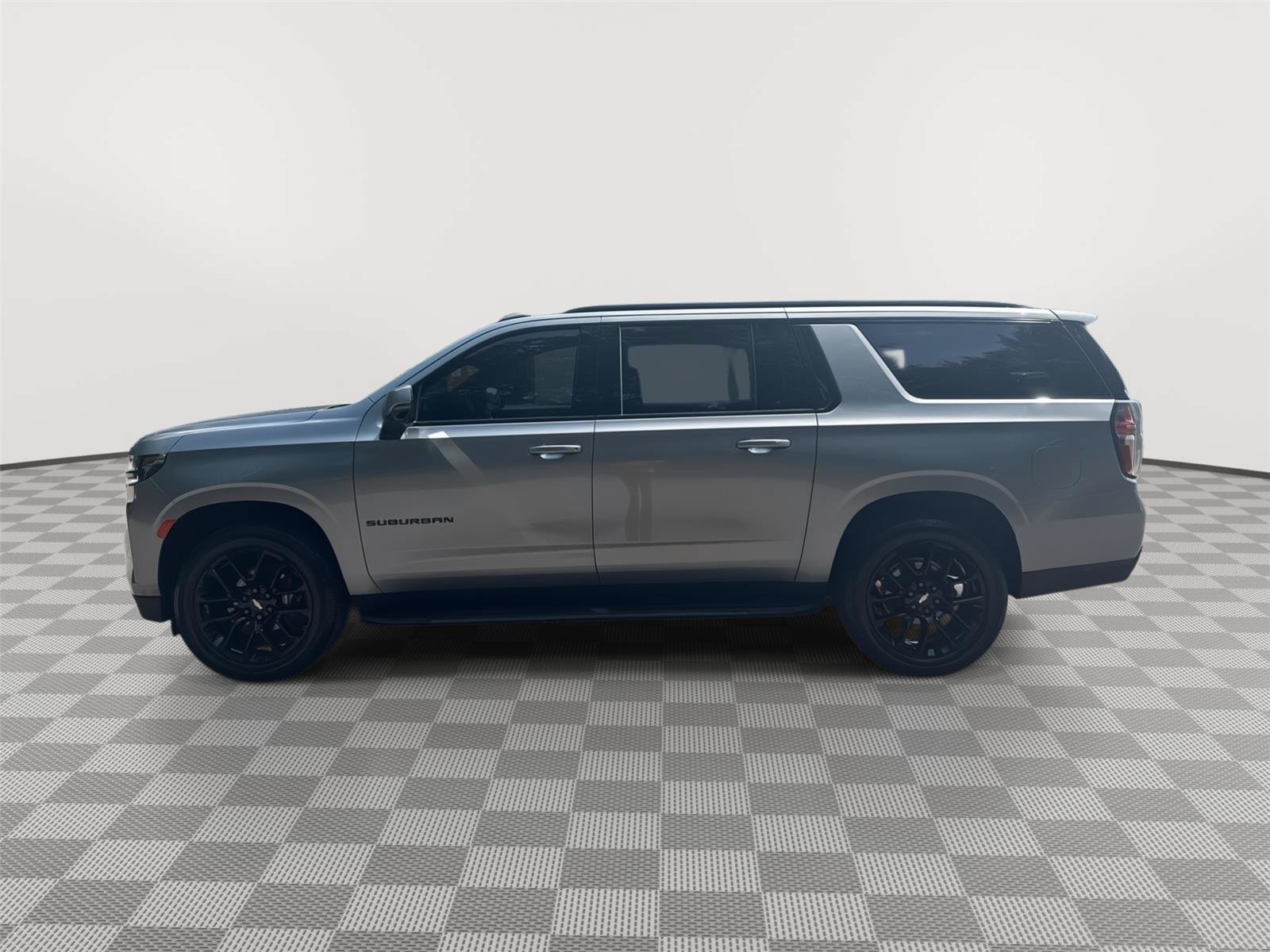 Used 2024 Chevrolet Suburban RST w/ Luxury Package AWD/4WD image 9