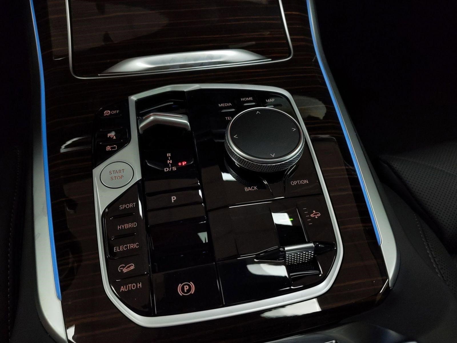 New 2026 BMW X5 xDrive50e w/ Climate Comfort Package image 14