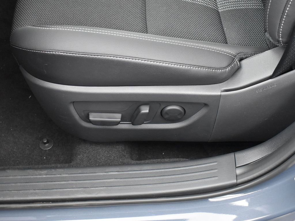 Certified 2025 MAZDA CX-50 AWD 2.5 S w/ Premium Package image 12