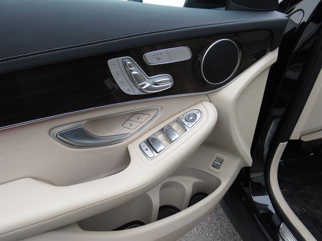 Certified 2022 Mercedes-Benz GLC 300 4MATIC Coupe image 9