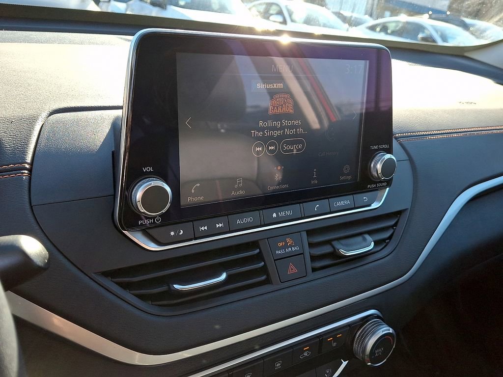 Used 2021 Nissan Altima 2.5 SR w/ SR Premium Package image 18