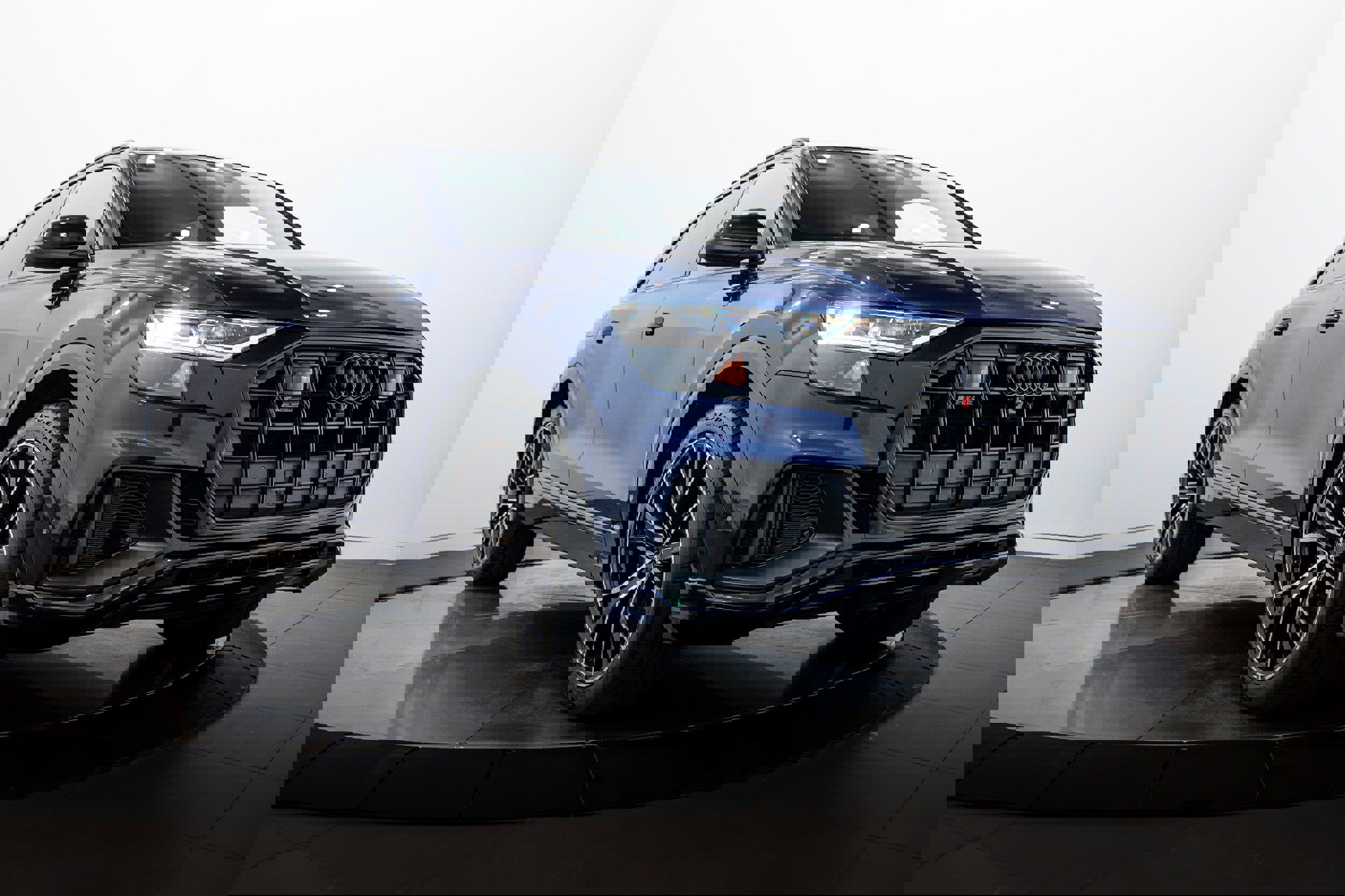 Used 2021 Audi SQ8 Premium Plus w/ SQ8 Black Optic Package image 1