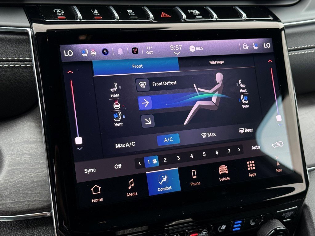 New 2025 Jeep Grand Cherokee Overland w/ Adv Protech Group III image 32