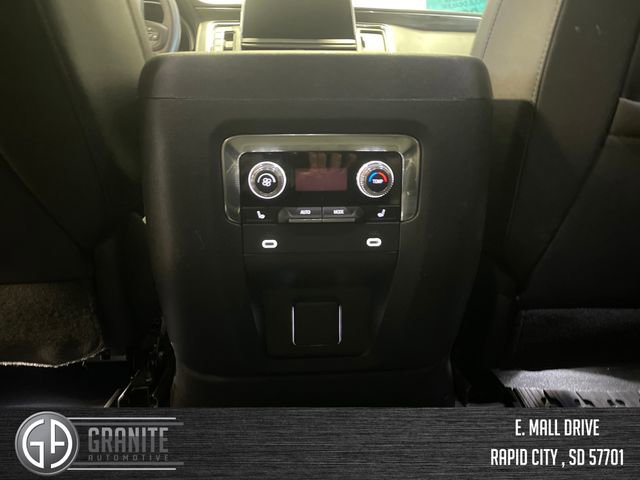 Used 2023 GMC Yukon SLT w/ SLT Luxury Package image 21